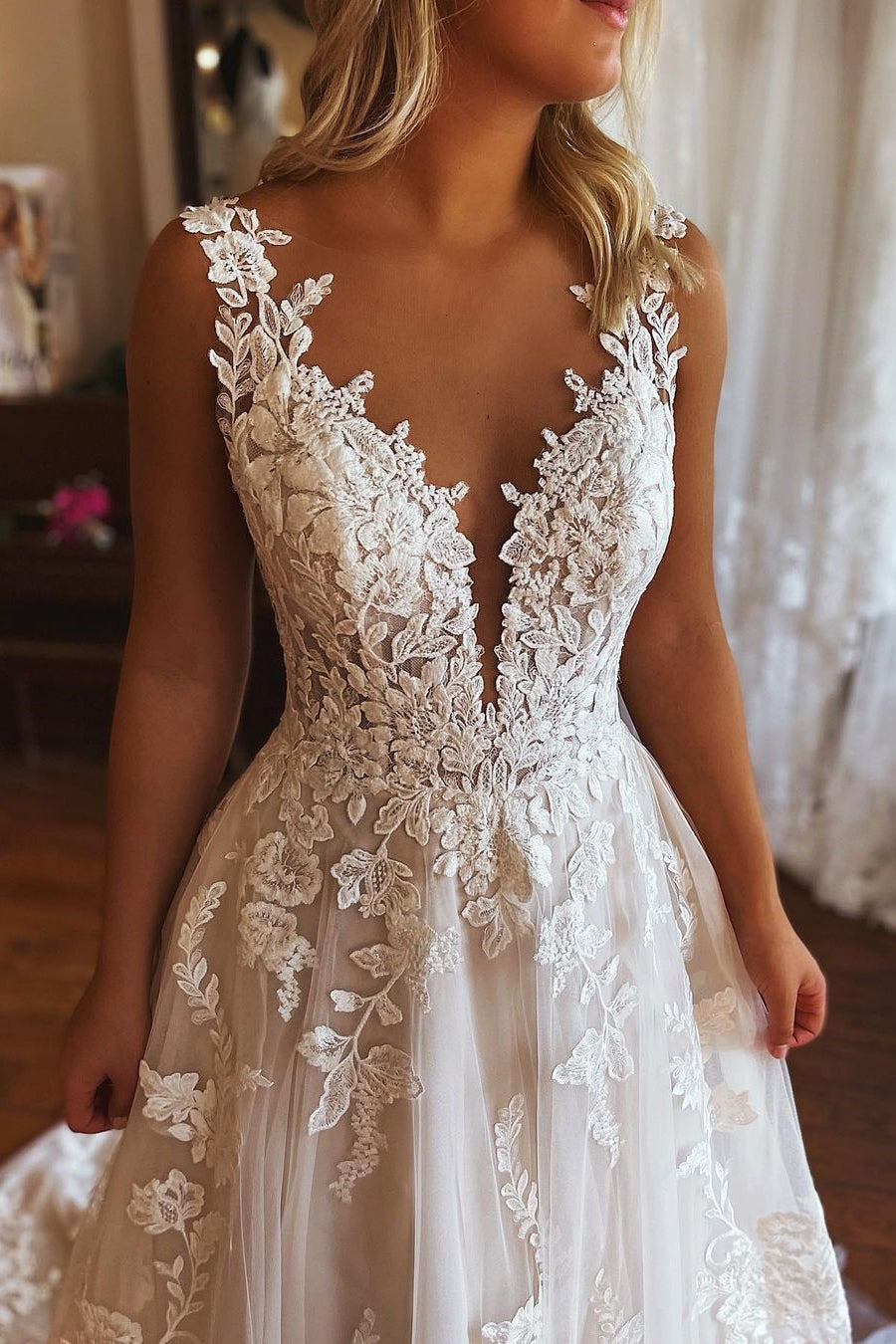 Elegant Long A Line Lace Wedding Dress With V Neck Backless Sleeveless Pockets