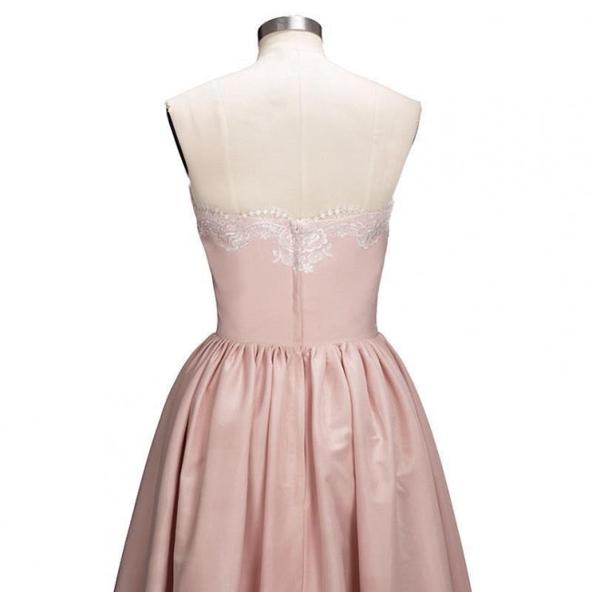 Charming Sweetheart Lace Hi-Lo Homecoming Dress Gold Sleveless Short Party Dress with Appliques
