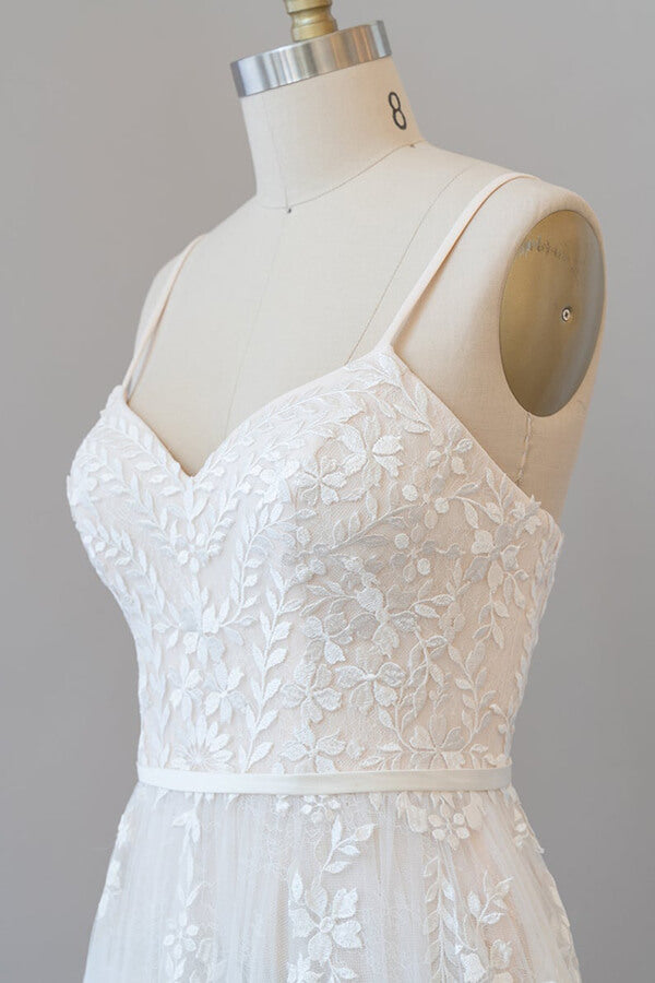 Chic Long A-line Sweetheart Spaghetti Strap Appliques Tulle Wedding Dress