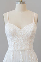 Chic Long A-line Sweetheart Spaghetti Strap Appliques Tulle Wedding Dress