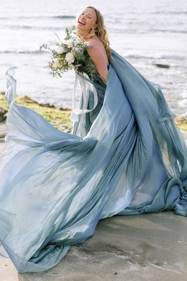 Chiffon Rustic Wedding Dresses Beach Wedding Gown With Court Train