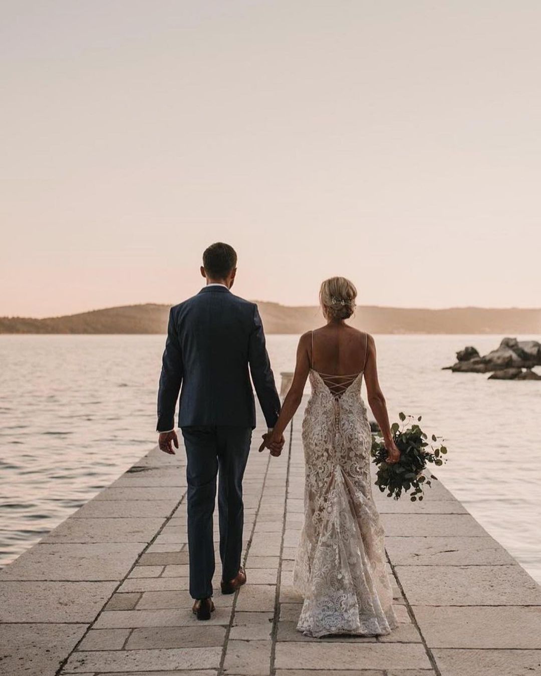 V Neck Lace Mermaid Wedding Dress With Spaghetti Straps And Court Train