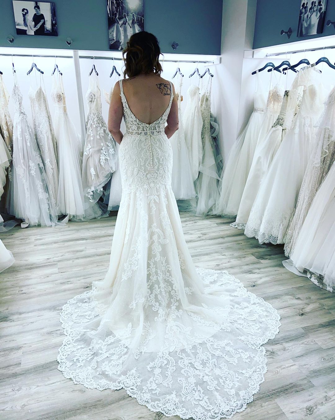 Gorgeous Spaghetti Straps Lace Mermaid Wedding Dress Appliques Floor Length