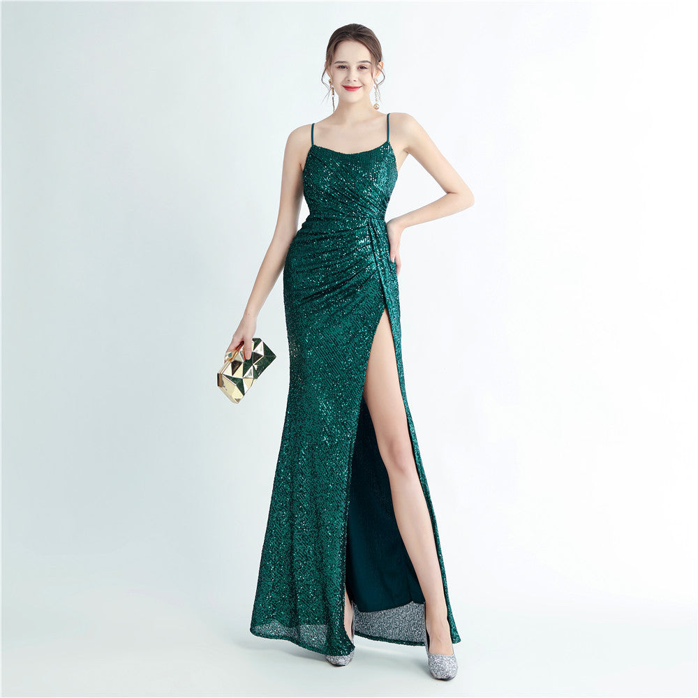 Vestido de noite comprido com racha lateral plissada de lantejoulas de alta densidade