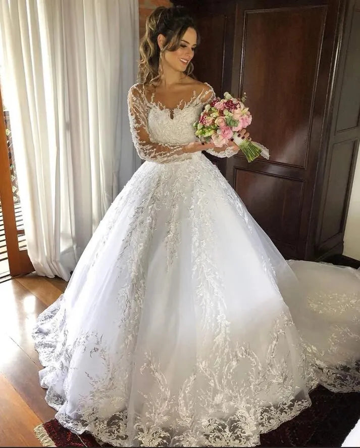 Charming Princess Tulle Wedding Dress With Long Sleeves And Appliques