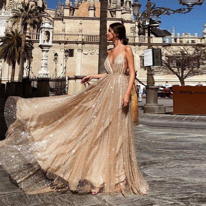 Vestido de baile comprido com decote em V