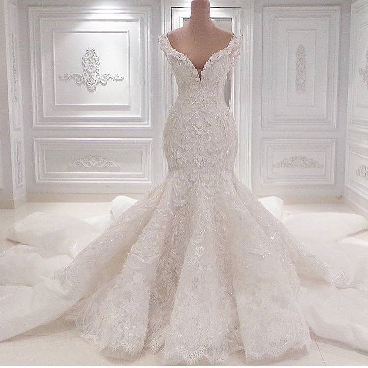 Unique Ruffles Floor Length Mermaid V Neck Wedding Dress With Appliques Lace
