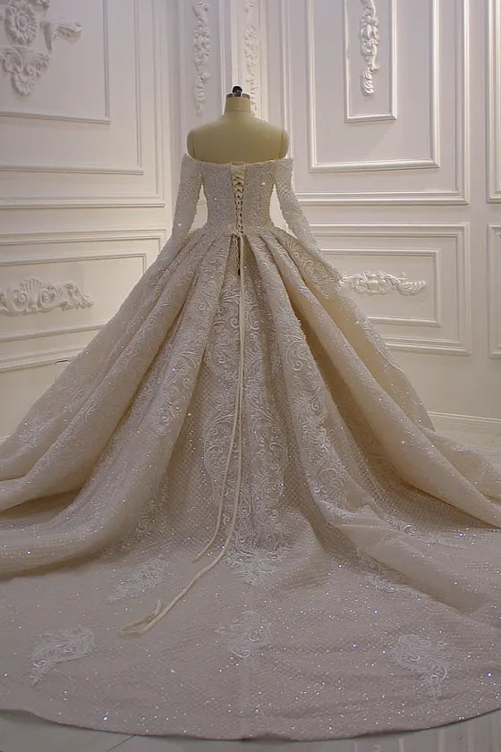 Stunning Ball Gown Wedding Dress With Off The Shoulder Sleeves And Lace Applique