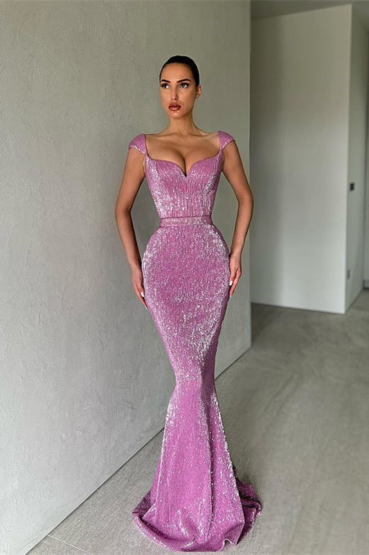 Abito lungo da sera a sirena con scollo a cuore e spalle scoperte, decorato con paillettes