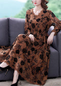 Elegantes vestidos largos de encaje con estampado ceñido color café para primavera 