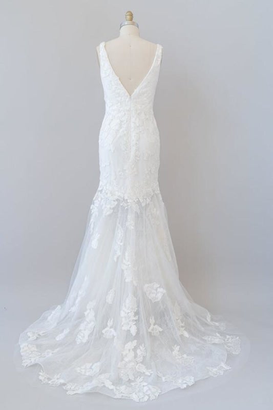 Robes de mariée élégantes sirène en tulle avec appliques et décolleté en V profond