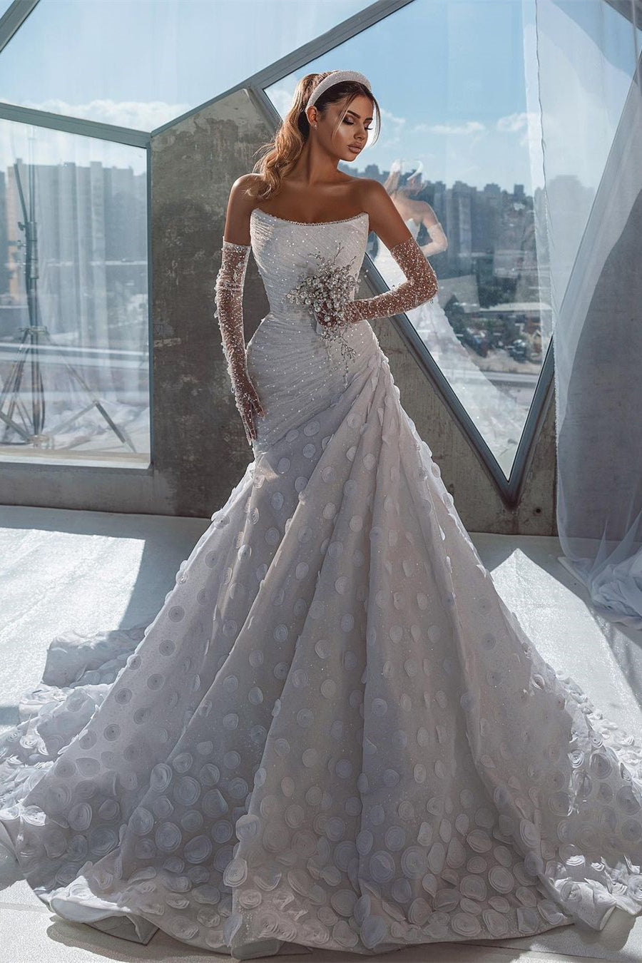 Vestido de Noiva Luxuoso, Comprimento ao Chão, Sem Alças, Sem Mangas, com Lantejoulas e Folhos