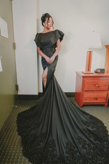 Vestidos de noiva em cetim com corte sereia, sem mangas, com fenda e renda, de joalheiro designer