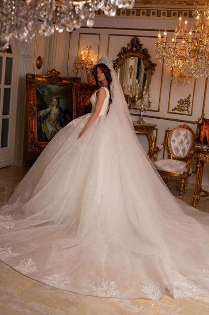 Vestido de Noiva Comprido em Linha A, Decote em V, Sem Mangas, com Aplicações e Renda