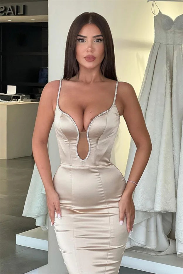 Vestido de Baile Comprido de Cetim com Alças Finas Estilo Sereia e Sem Mangas