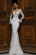 Abiti da sposa lunghi a sirena con scollo a V e pizzo, maniche lunghe