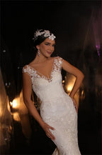 Abiti da sposa senza maniche con scollo a V lungo, applicazioni di pizzo a sirena di stilista
