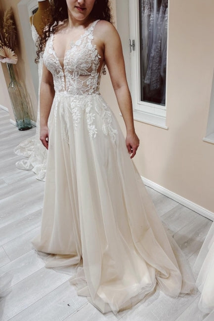 Abiti da sposa semplici a linea ad A con scollo a V e pizzo