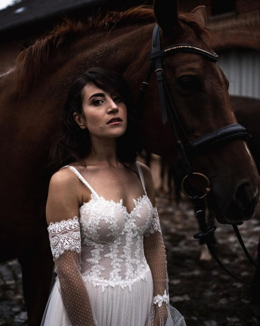 Abiti da sposa di stilista con pizzo | Abiti da sposa a guaina