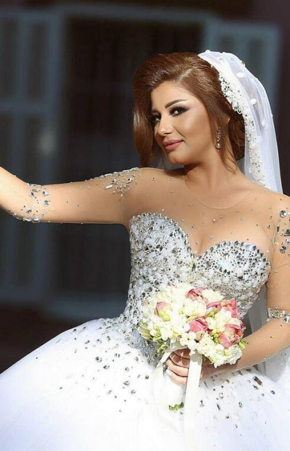 Abiti da sposa con maniche disegnati | Abiti da sposa di lusso principessa