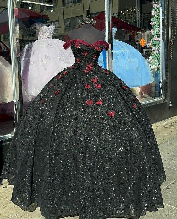 Glitzerndes schwarzes Kleid mit burgunderroten Schmetterlingen Quinceañera-Kleid Süßes 16-Kleid Ballkleid Y1415