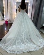 Charming Princess Bateau Long Sleeve Floor Length Lace Appliques Wedding Dress