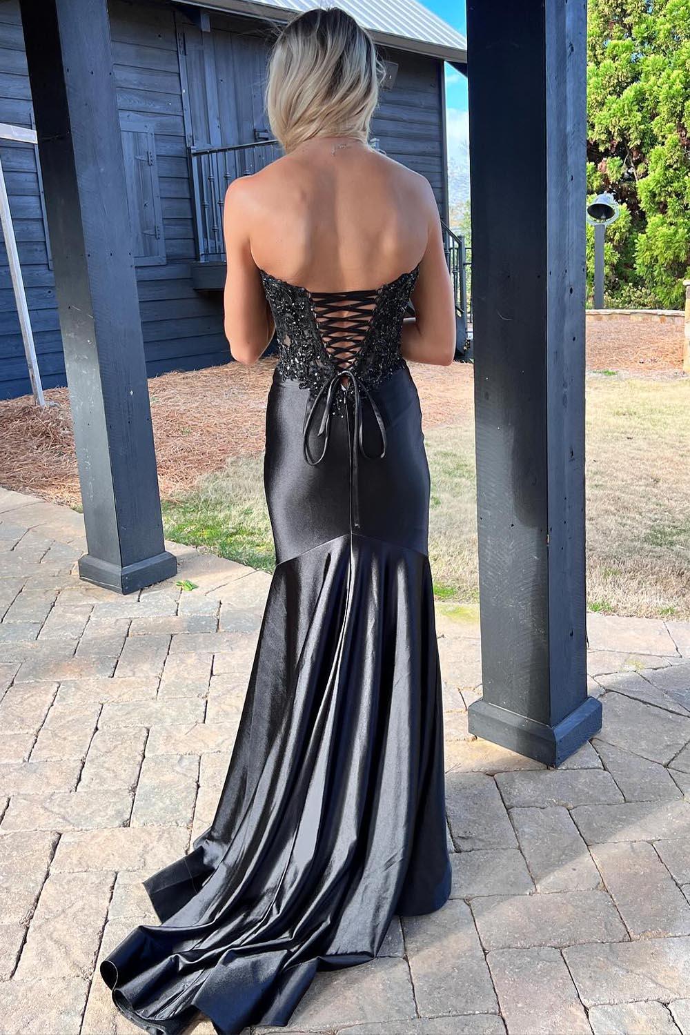 Donya | Robe de bal noire en satin avec dentelle en forme de sirène et fente, style sweetheart
