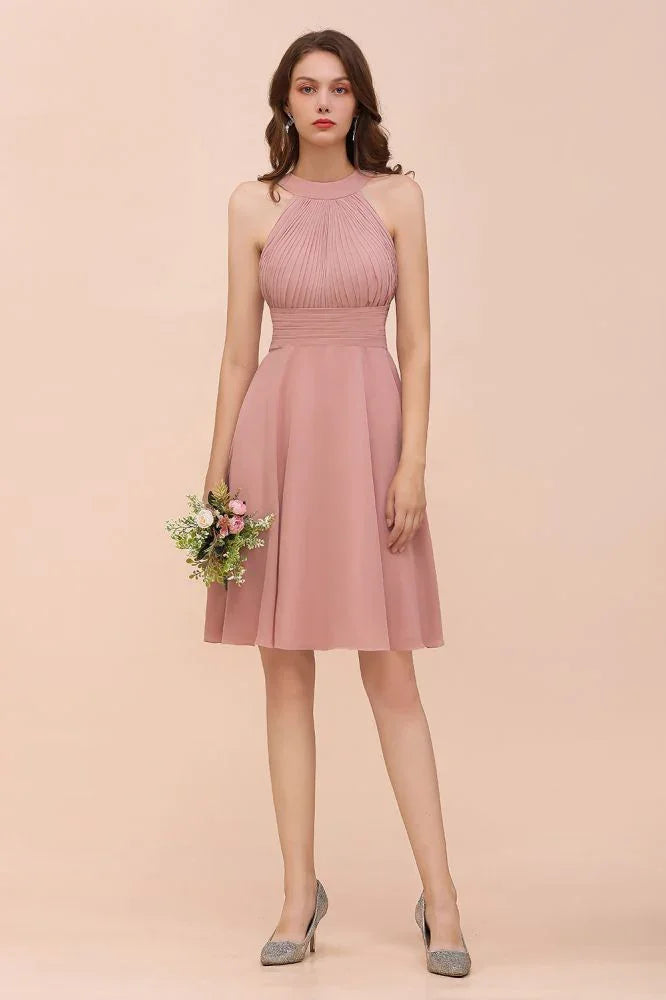 Staubrosa knielanges Brautjungfernkleid mit Neckholder aus Chiffon, Kleid der Trauzeugin