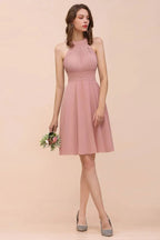 Staubrosa knielanges Brautjungfernkleid mit Neckholder aus Chiffon, Kleid der Trauzeugin