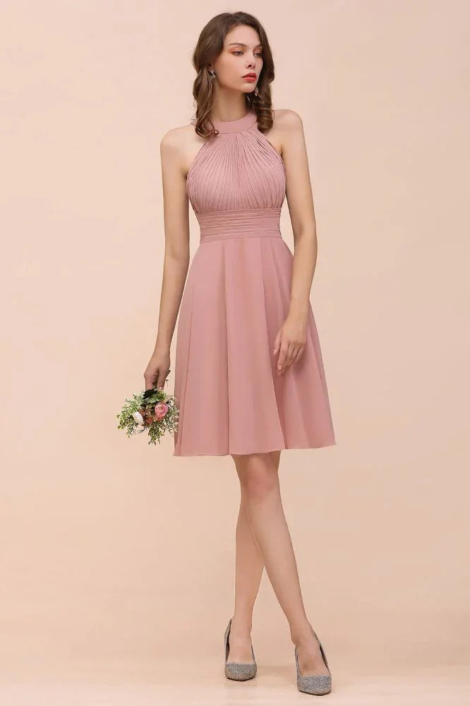 Staubrosa knielanges Brautjungfernkleid mit Neckholder aus Chiffon, Kleid der Trauzeugin