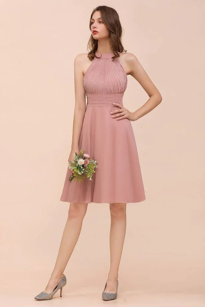 Staubrosa knielanges Brautjungfernkleid mit Neckholder aus Chiffon, Kleid der Trauzeugin