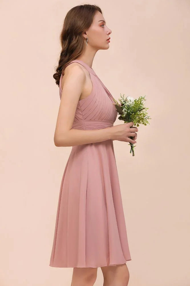 Staubrosa knielanges Brautjungfernkleid mit Neckholder aus Chiffon, Kleid der Trauzeugin