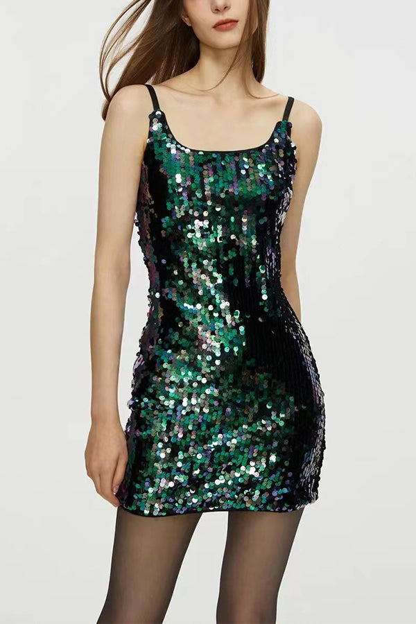 Robe à bretelles ajustée taille basse avec dos ouvert et jupe