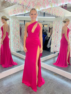Vestido longo de baile cor-de-rosa com um ombro só e recorte estilo sereia