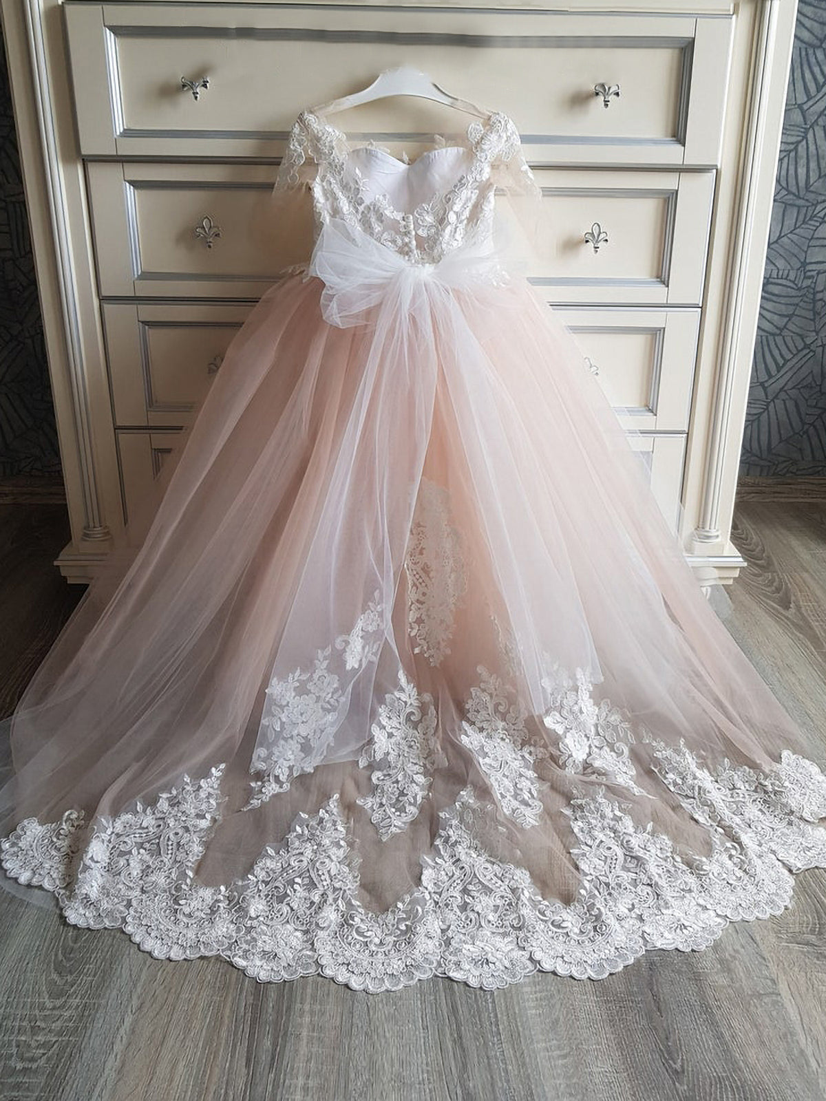 Lovely Tulle Lace Flower Girl Dress With Appliques For Wedding Party