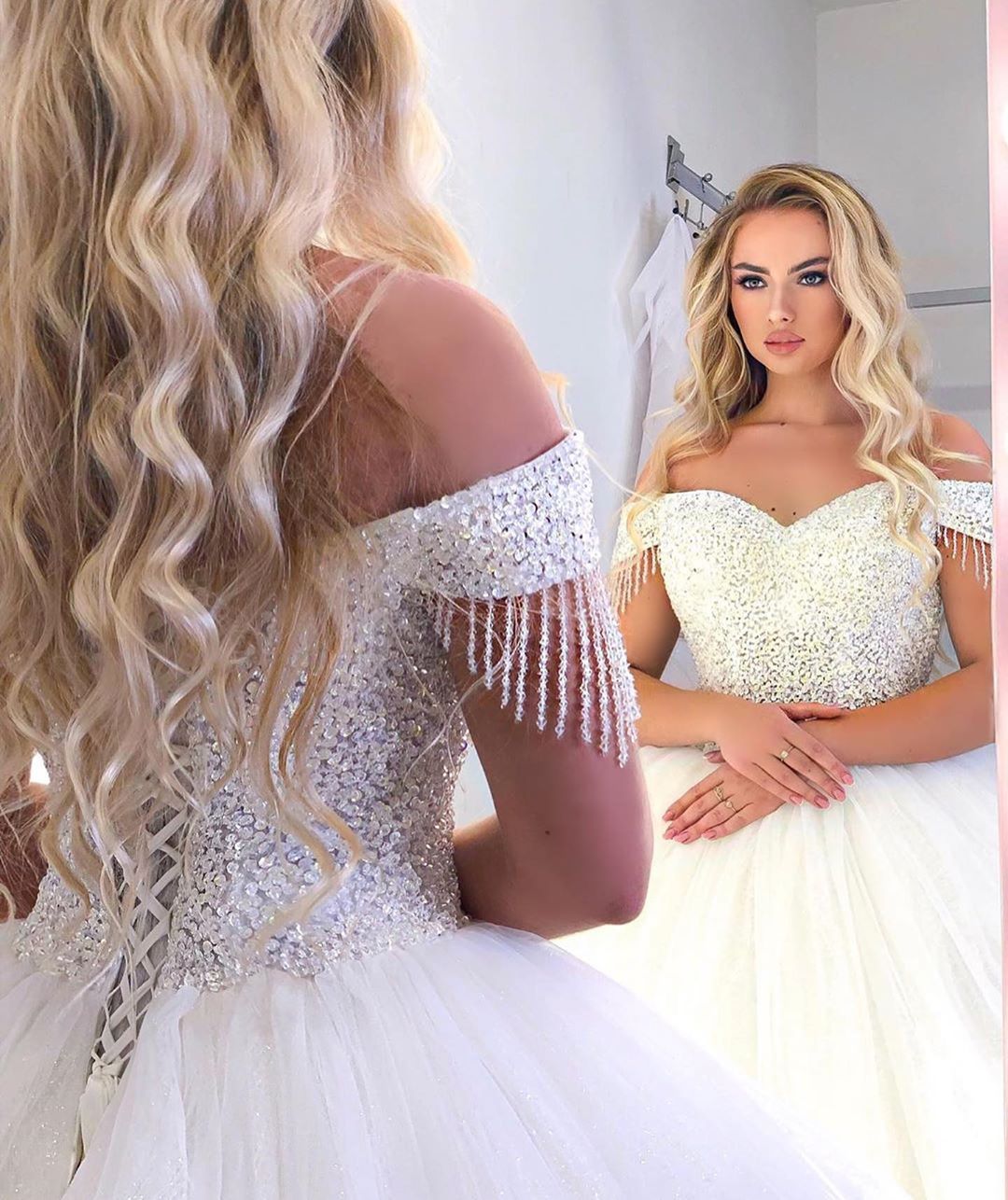 Pretty Princess Off The Shoulder Long Wedding Dress With Tulle