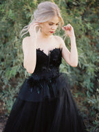 Chic Black Long Lace Tulle Open Back Wedding Dress With Sweetheart Neckline