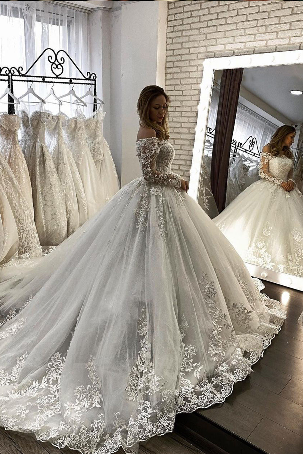 Chic Long Sleeves Off The Shoulder Ball Gown Wedding Dress With Appliques