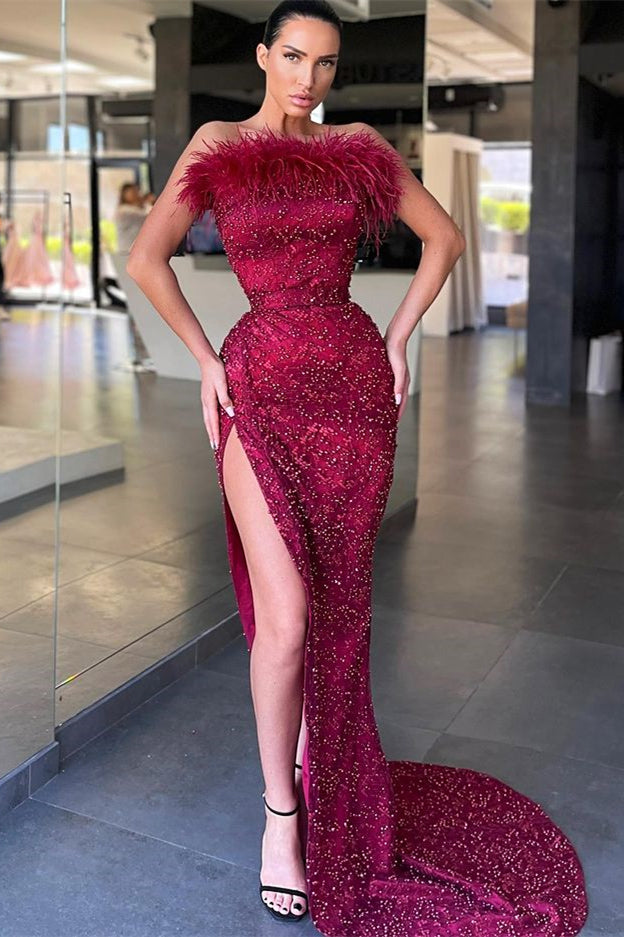 Robe de bal longue sirène sans bretelles ni manches avec perles et fente