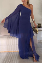 Vestito lungo in chiffon a spalla scoperta con maniche a campana e spacco laterale per la tua serata speciale