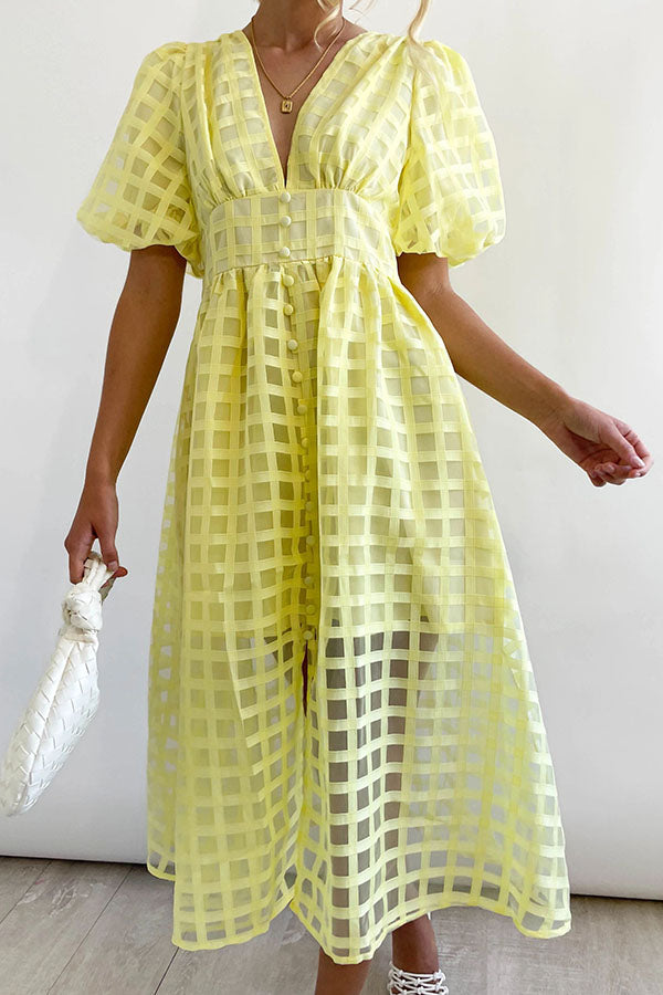 Robe mi-longue à manches ballon en tissu à motif carré d'une beauté remarquable