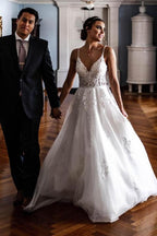 Charming Spaghetti Strap A Line Wedding Dress With Lace Tulle