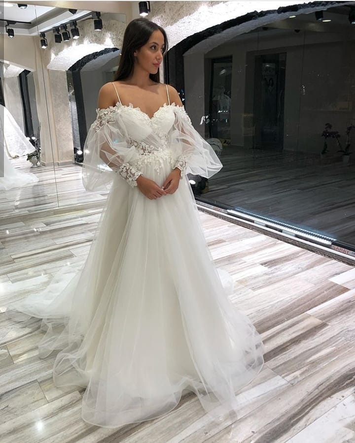 Charming Spaghetti Straps Off The Shoulder Tulle Lace Appliques Wedding Dress