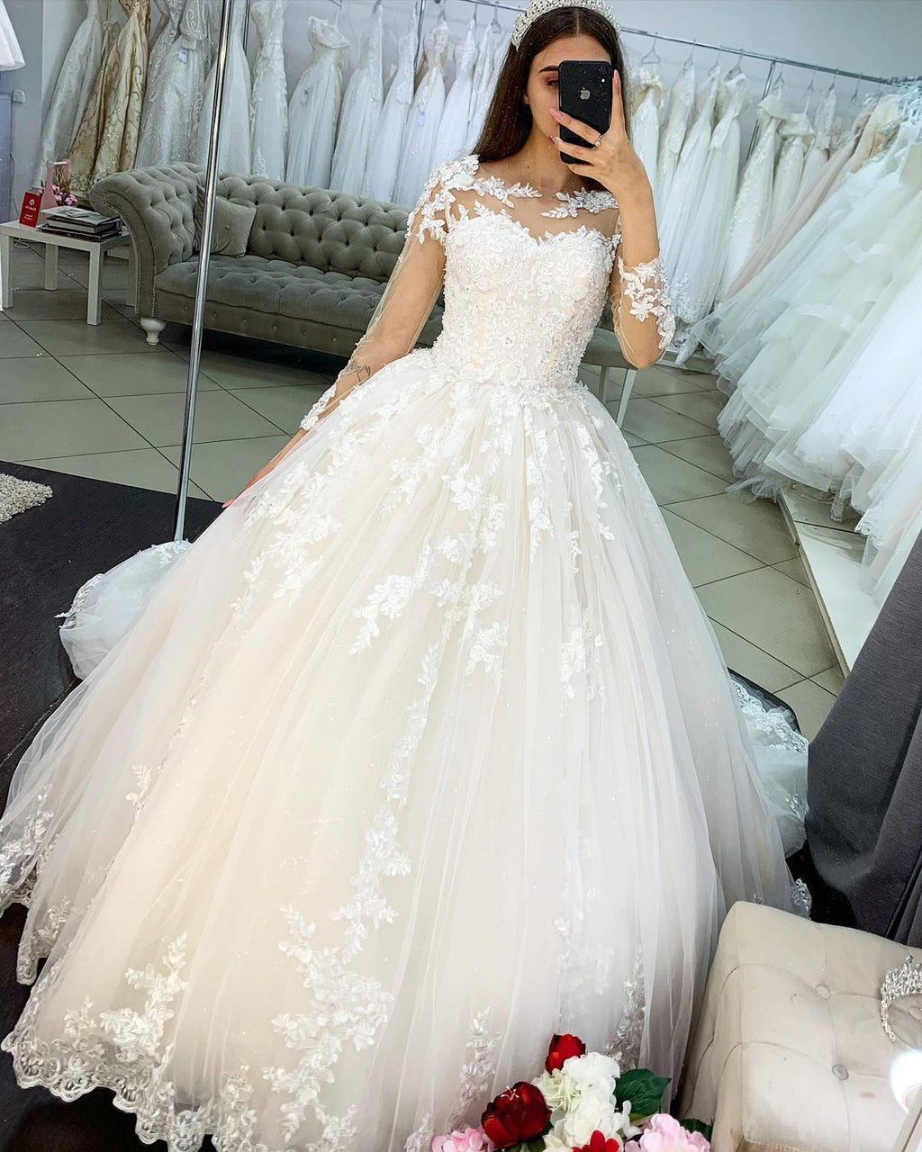Charming Princess Bateau Long Sleeve Floor Length Lace Appliques Wedding Dress