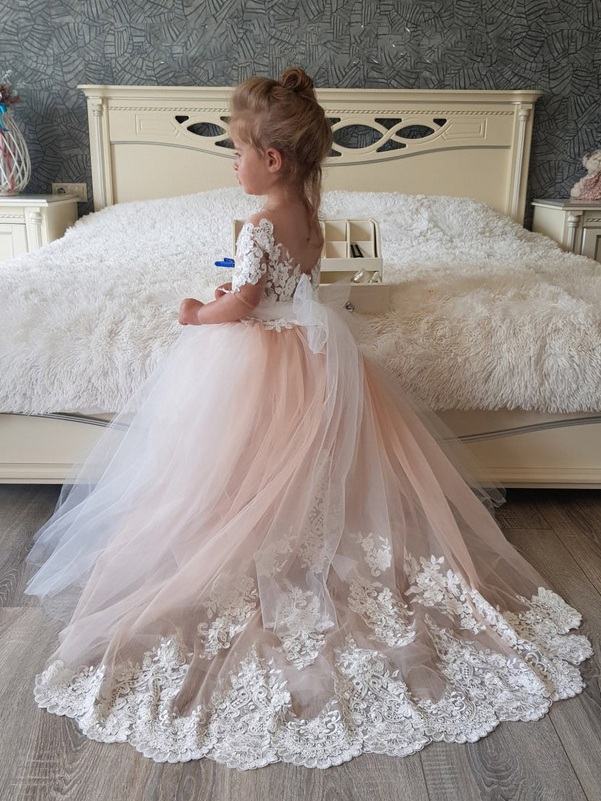 Lovely Tulle Lace Flower Girl Dress With Appliques For Wedding Party