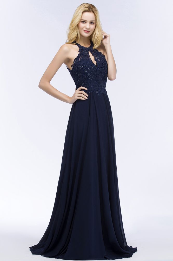 Elegante abito lungo da cerimonia a linea ad A con scollo a goccia e perline, modello allacciato al collo