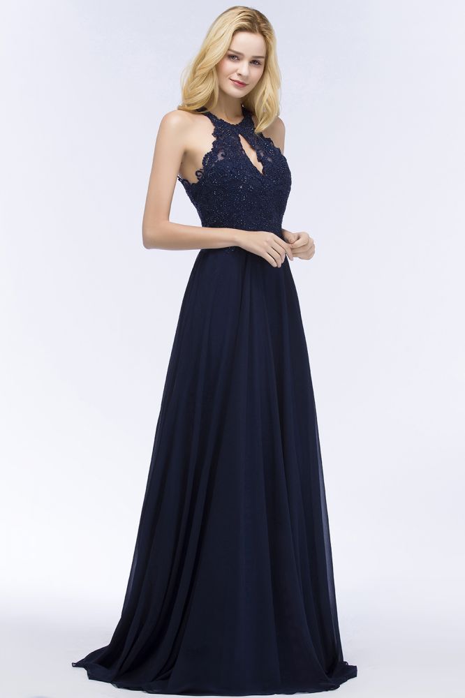 Elegante abito lungo da cerimonia a linea ad A con scollo a goccia e perline, modello allacciato al collo