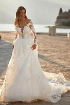 Robes de mariée élégantes en ligne A avec appliques en dentelle et manches