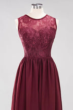 Vestidos elegantes de madrinha de casamento em linha A, sem mangas, em renda, com folhos de chiffon, decote em joia, comprimento até ao chão, com apliques