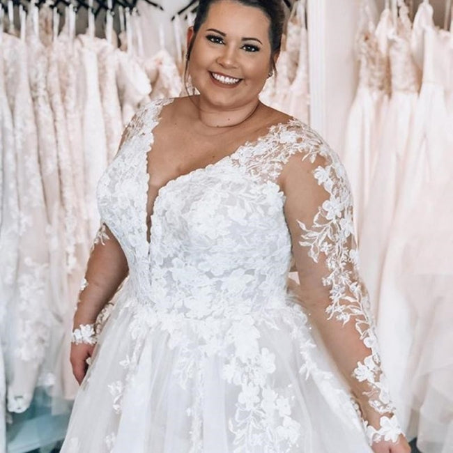 Vestidos de noiva elegantes em linha A com decote em V de renda, tamanhos grandes, com mangas compridas